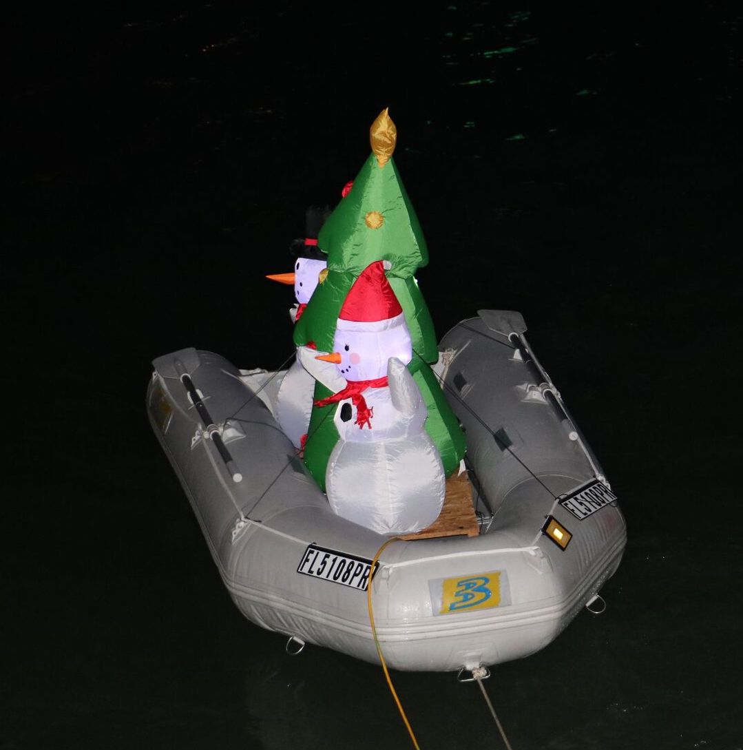 It's Lighted Boat Parade Time!