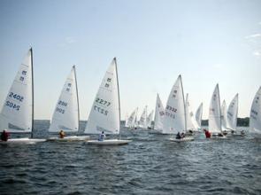 Muskegon area marinas offer free sailboat rides as part of "Summer Sailstice"