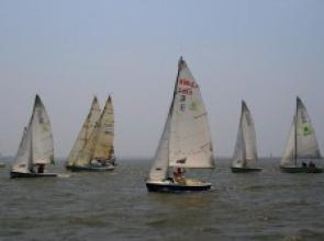Shanghai Sailors Continue Summer Sailstice Tradition with Celebration at Sunrise