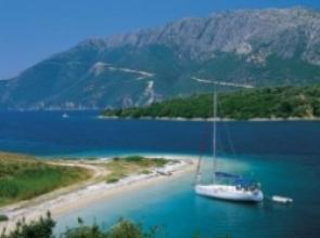 Sunsail sailors enjoy Summer Sailstice Flotillas