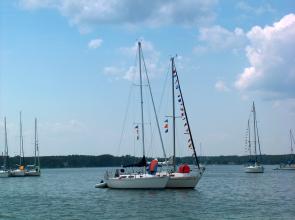 West Marine Hampton, VA teams up with Hampton YC for Summer Sailstice