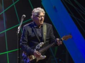 Steve Miller Band and Doobie Brothers rock America’s Cup Pavilion