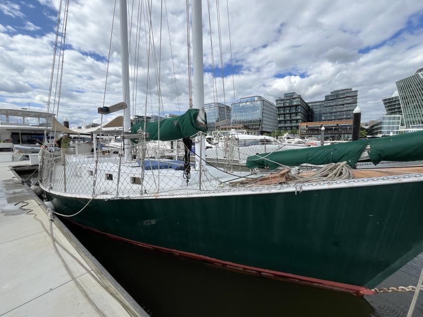 65’ Schooner side view